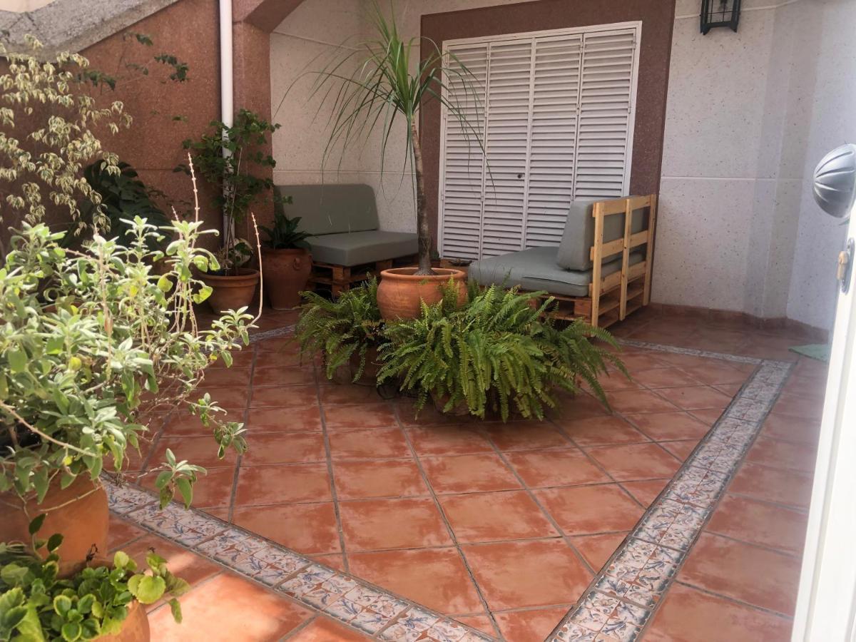 Ferienwohnung Familia Anfitriona Acoge Sevilla Exterior foto